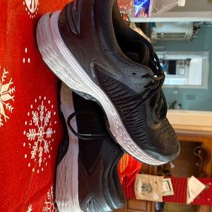 Womens asics gel kayano 25 size 9.5 black white flytefoam